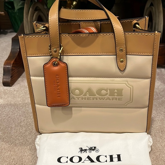 NWT Coach Field Tote 22 quilted